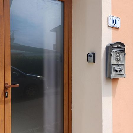 Taverna Rustica In Toscana Fucecchio Buitenkant foto